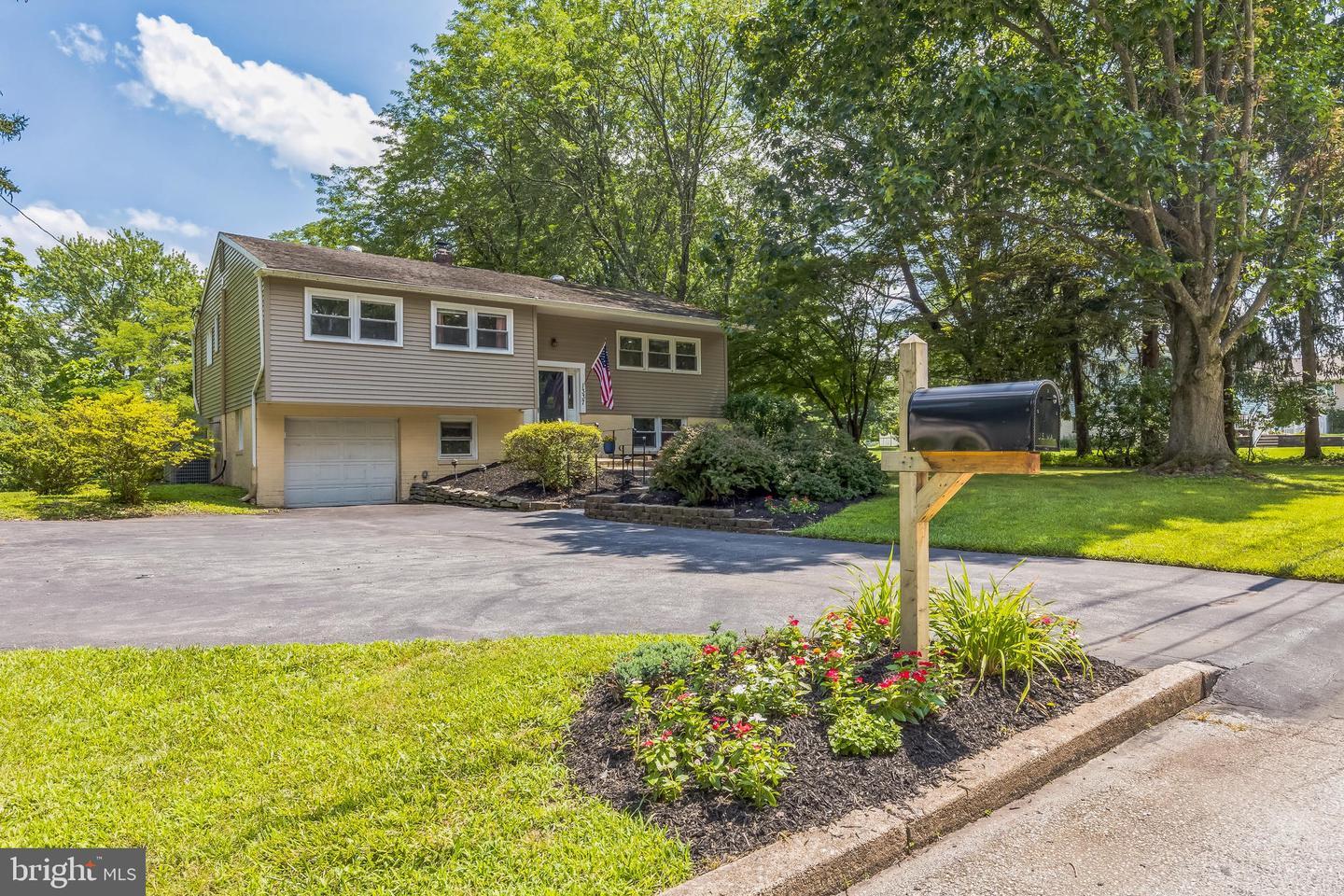 Property Photo: 1337 Veronica Lane PA 19460