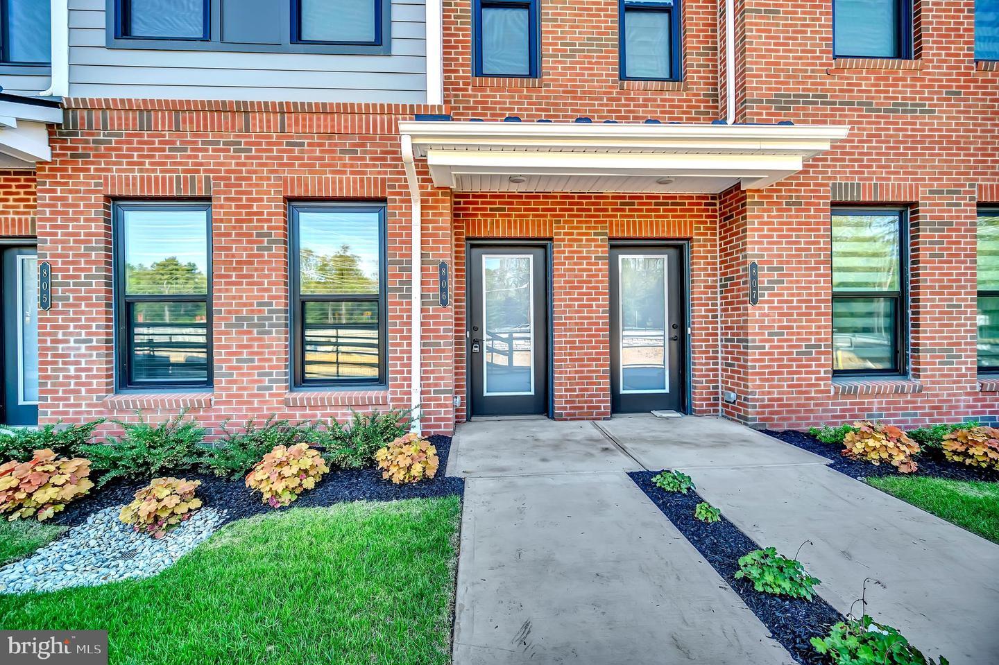 Property Photo: 806 Shay Ct NJ 08550