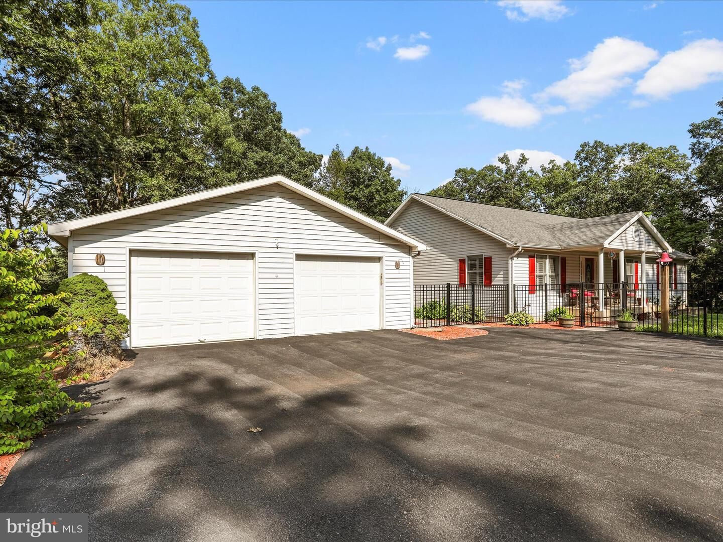 Property Photo:  10 Winnipeg Lane  WV 25427 