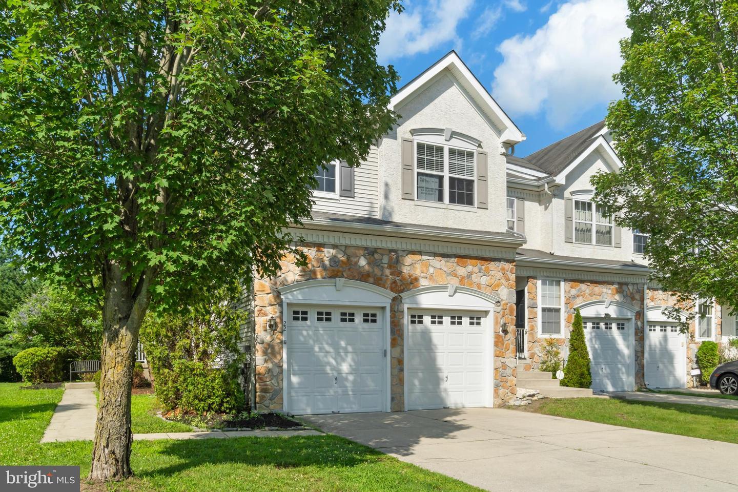 Property Photo:  22 Weaver Drive  NJ 08053 