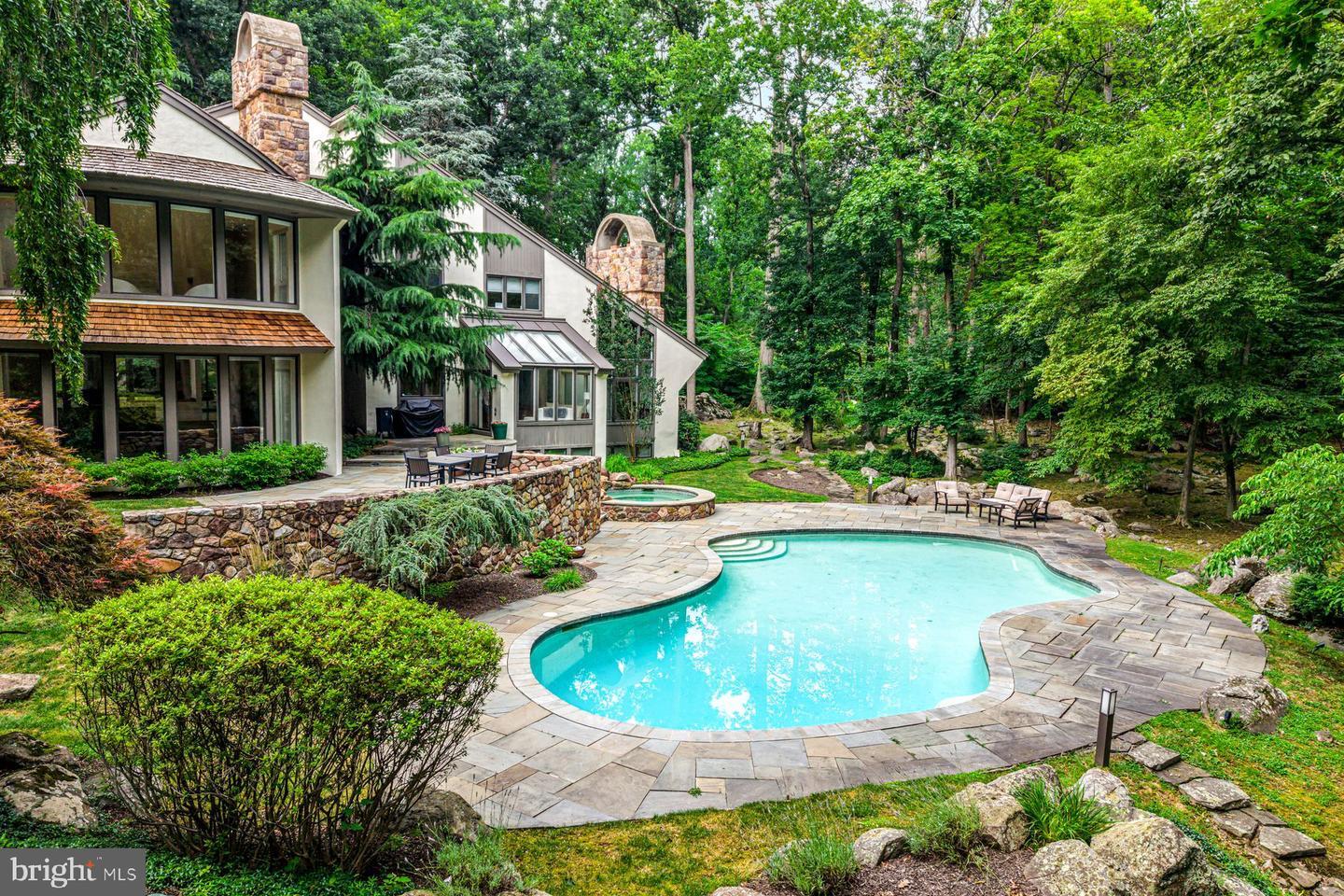 Property Photo: 352 Pond View Road PA 19333