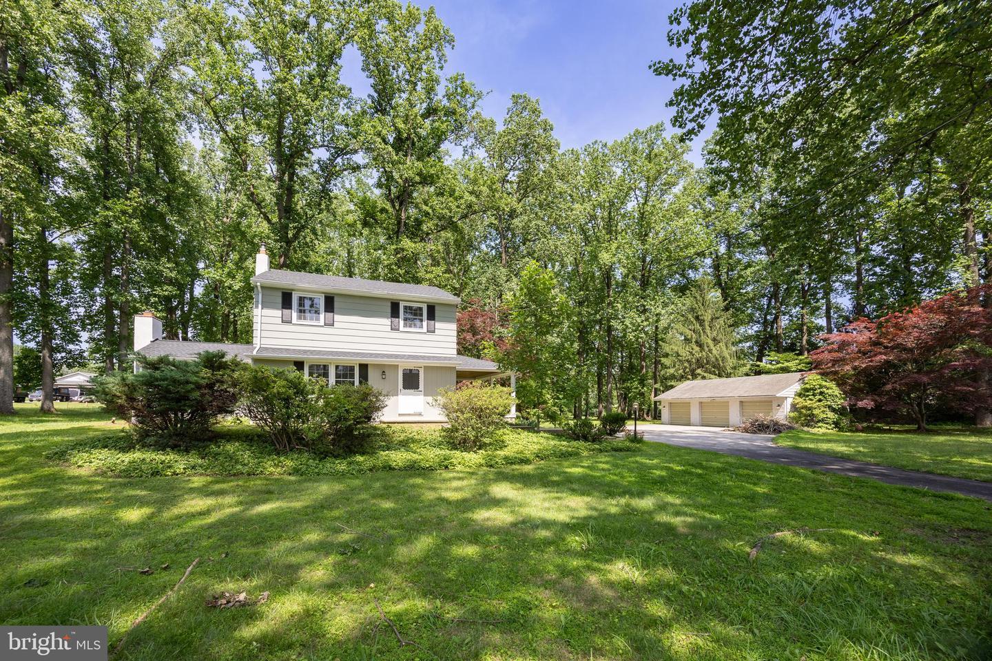 1061 Forest Lane  Glen Mills PA 19342 photo