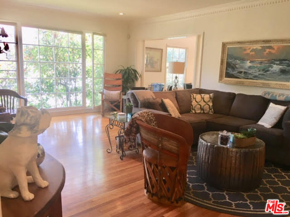 Property Photo: 350 S La Jolla Ave CA 90048