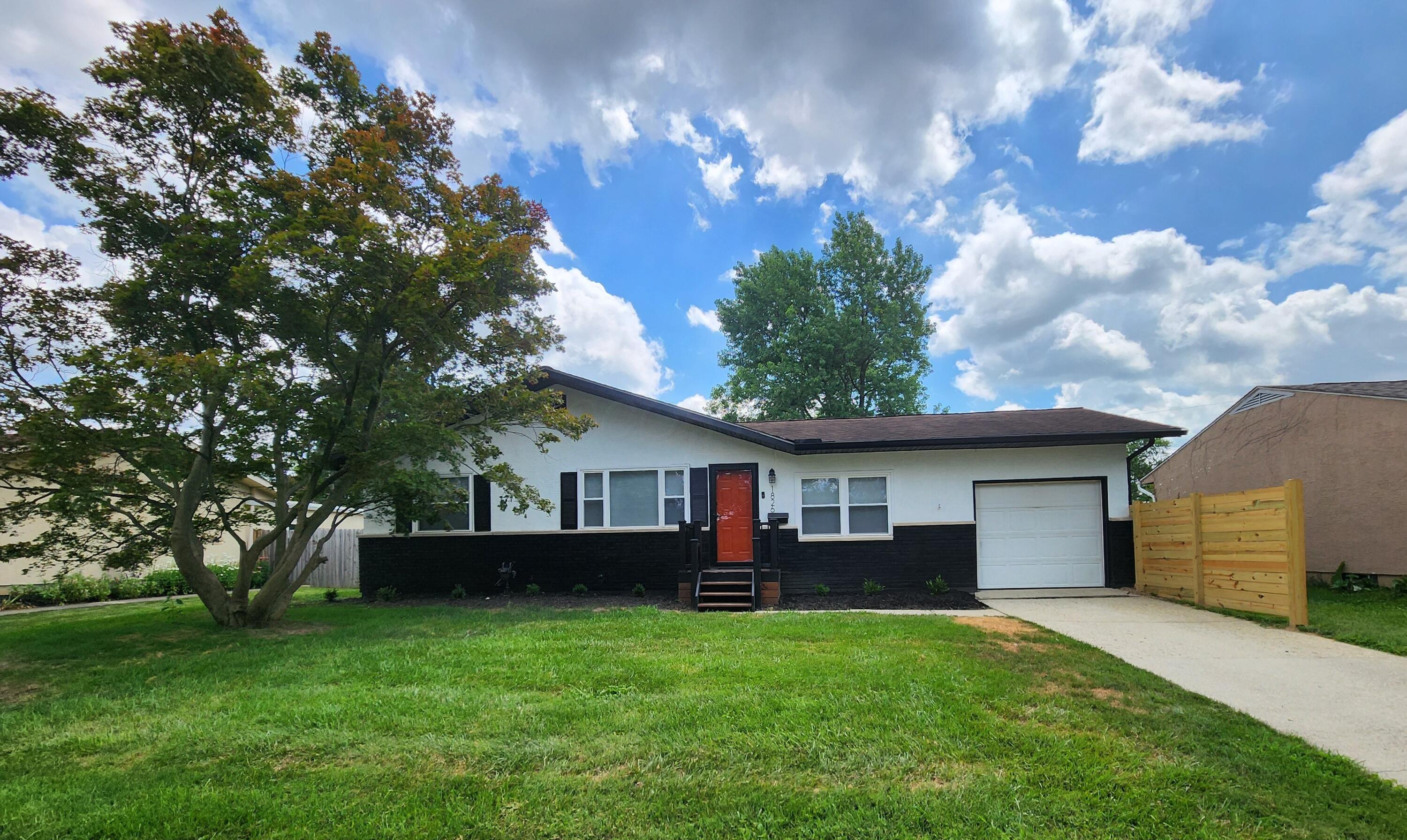 Property Photo: 1826 Fleming Road OH 43232