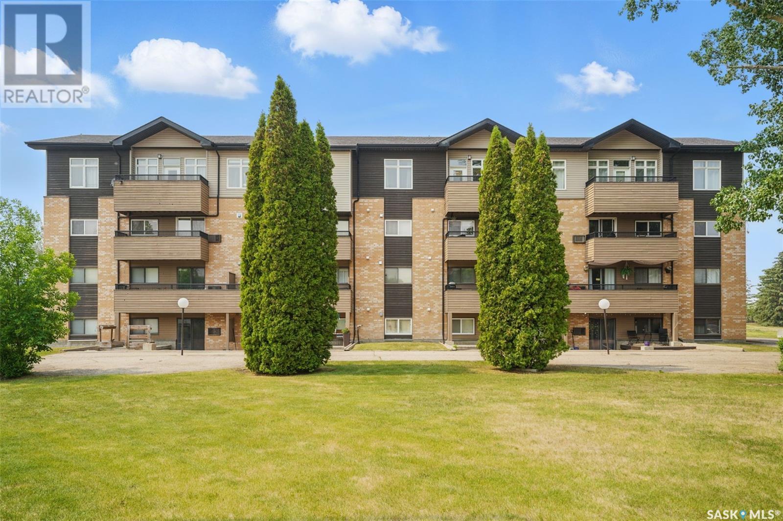 Property Photo: 401 333 Silverwood Road SK S7K 6G1