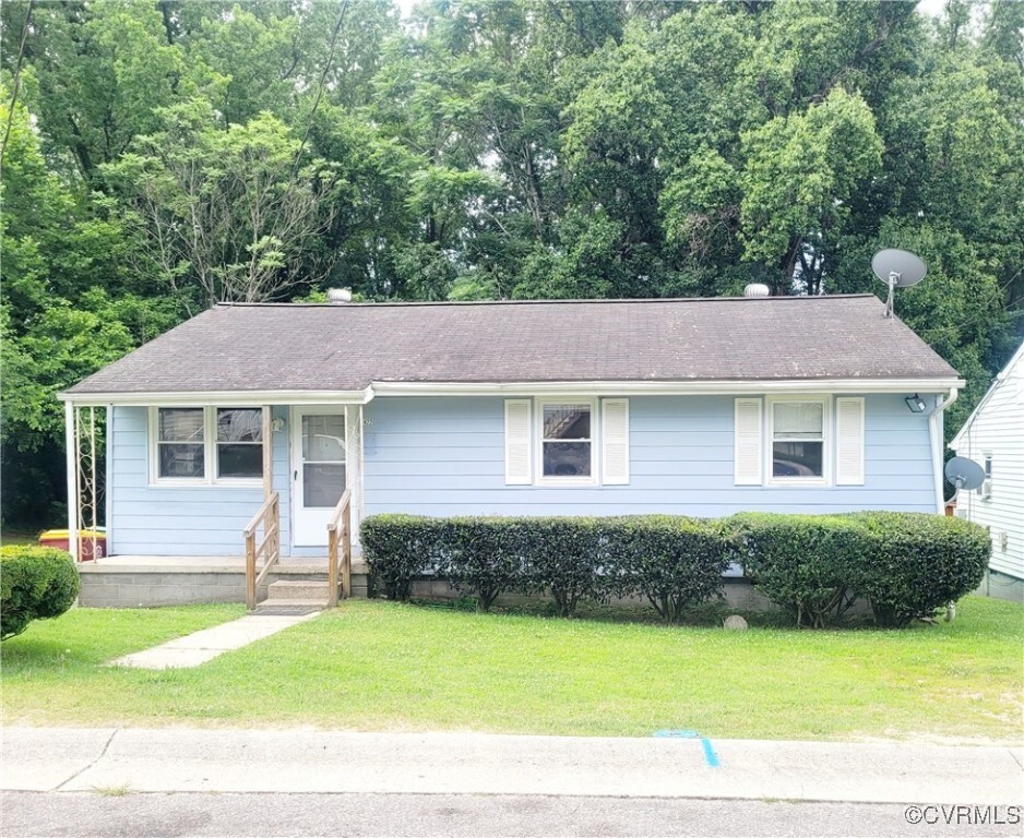 Property Photo: 422 Walnut Street VA 23803