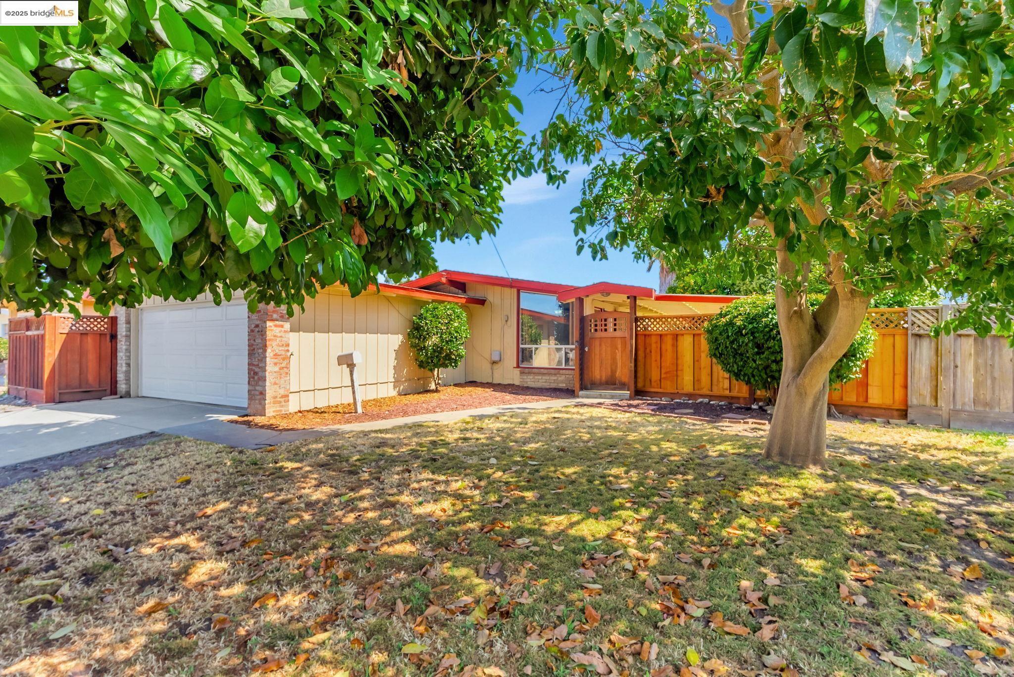 Property Photo: 27624 Orlando Ave CA 94545