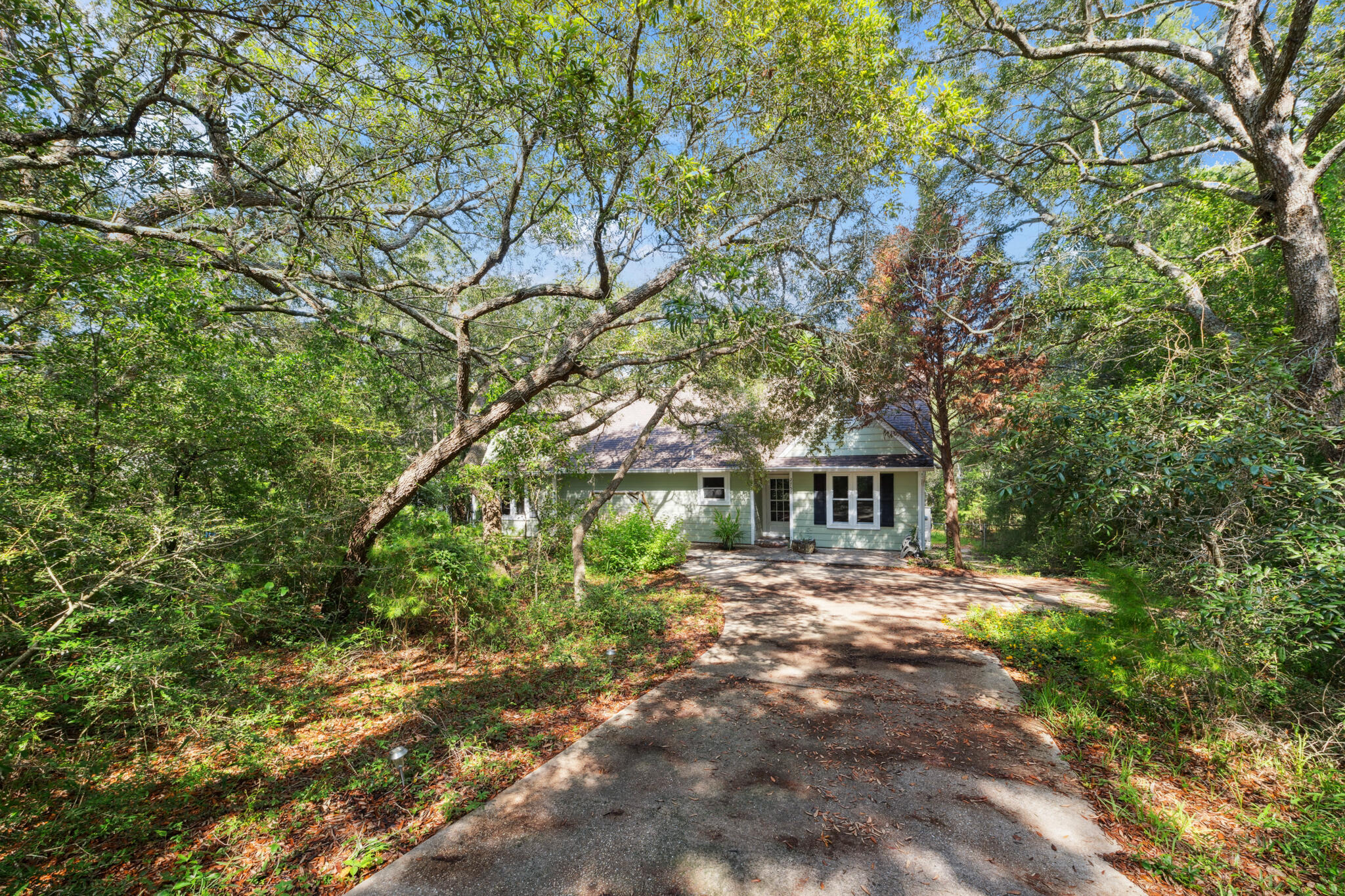 Property Photo: 2757 Avenida De Soto FL 32566