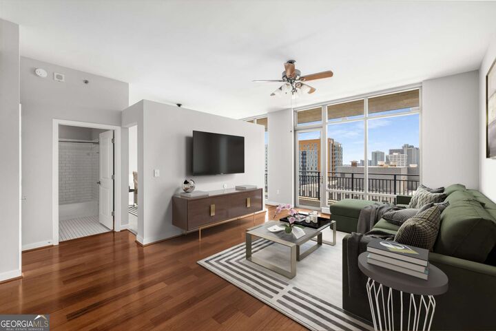 Property Photo: 565 Peachtree Street NE 1206 GA 30308