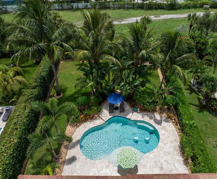Property Photo:  7098 Prudencia Dr  FL 33463 