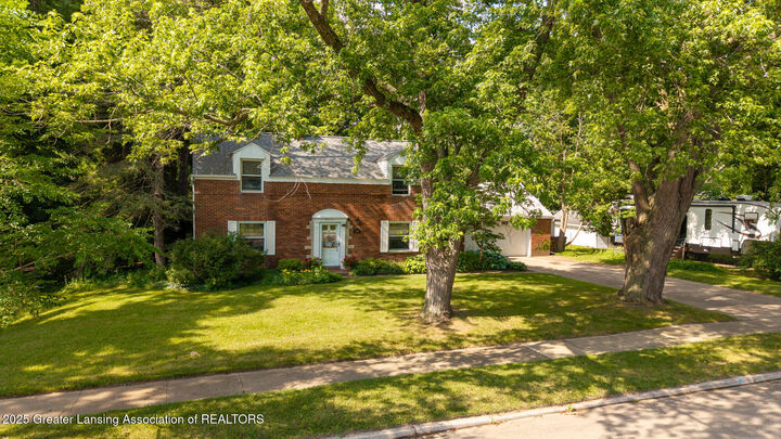 569 E Holmes Road  Lansing MI 48910 photo