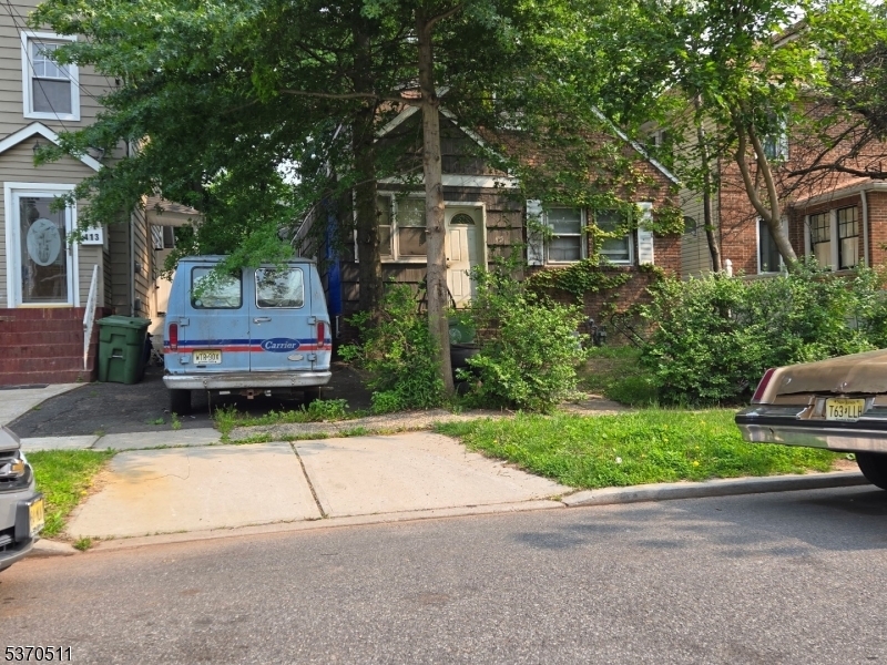 Property Photo: 415 E 4th Ave NJ 07203