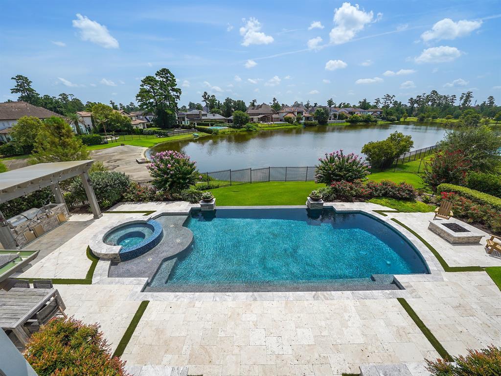 Property Photo: 6 Kimberling Court TX 77375