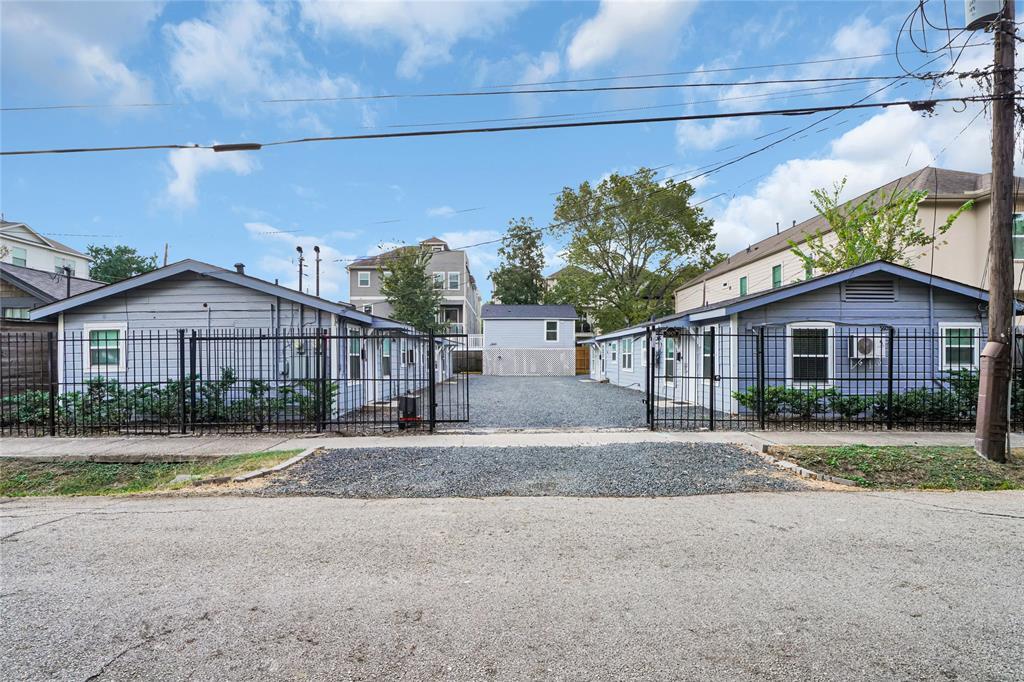 Property Photo: 5605 Petty Street A B E TX 77007