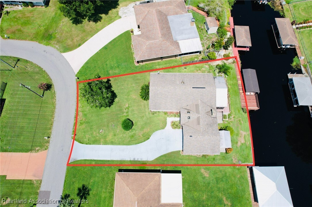 Property Photo:  112 Loquat Road NE  FL 33852 