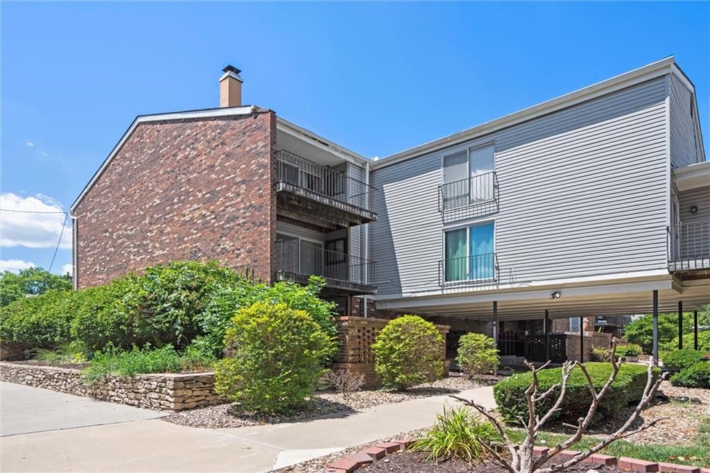 Property Photo:  9626 Perry Lane D  KS 66212 