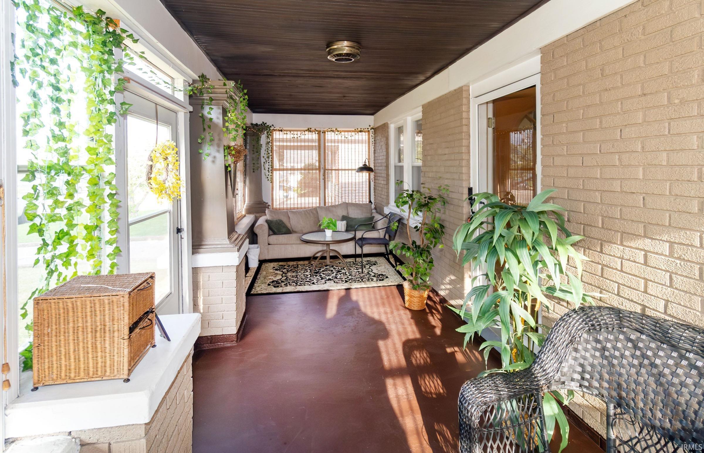 Property Photo: 820 Allens Lane IN 47710