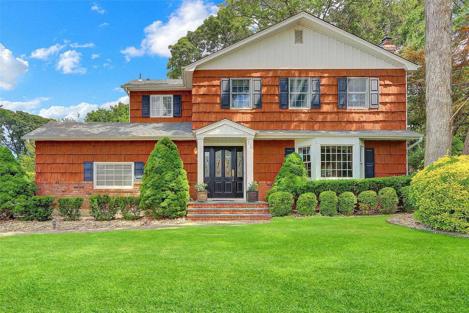 Property Photo:  9 Jamar Lane  NY 11779 