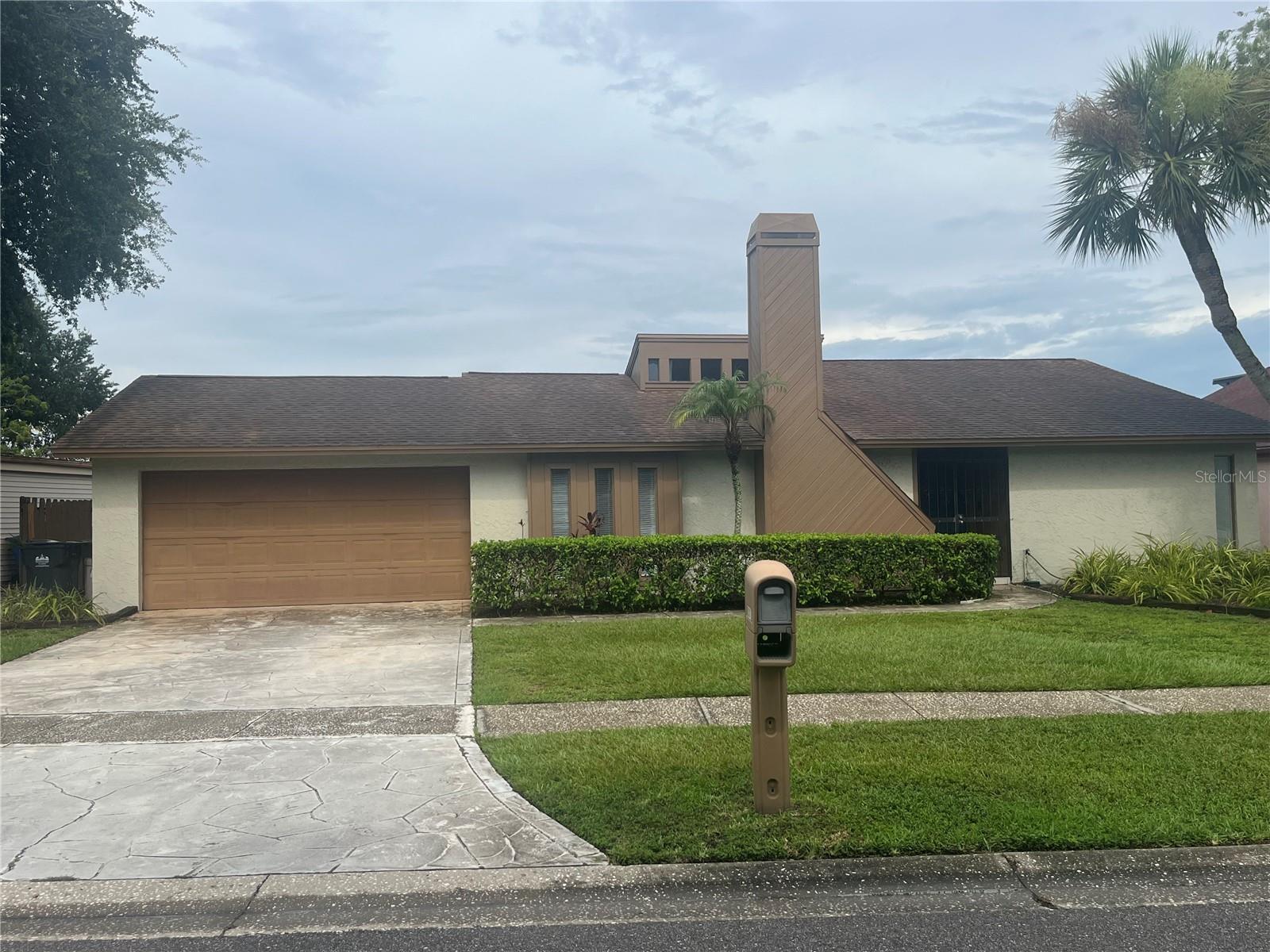 Property Photo: 8301 Lago Vista Drive FL 33614