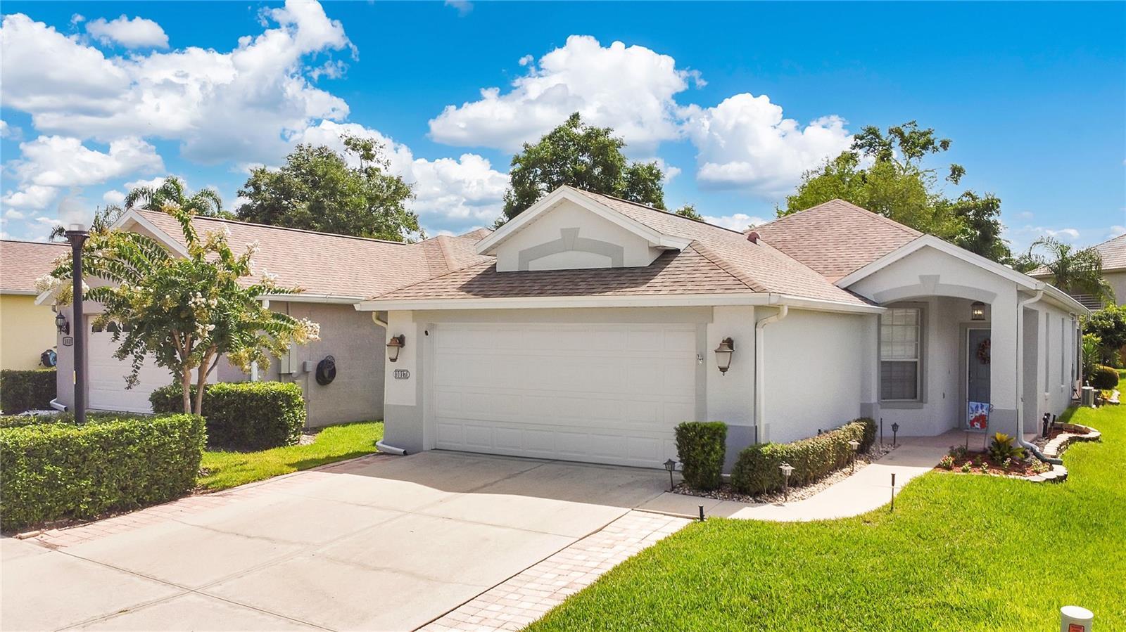 Property Photo: 1017 Saint Ives Court FL 32757