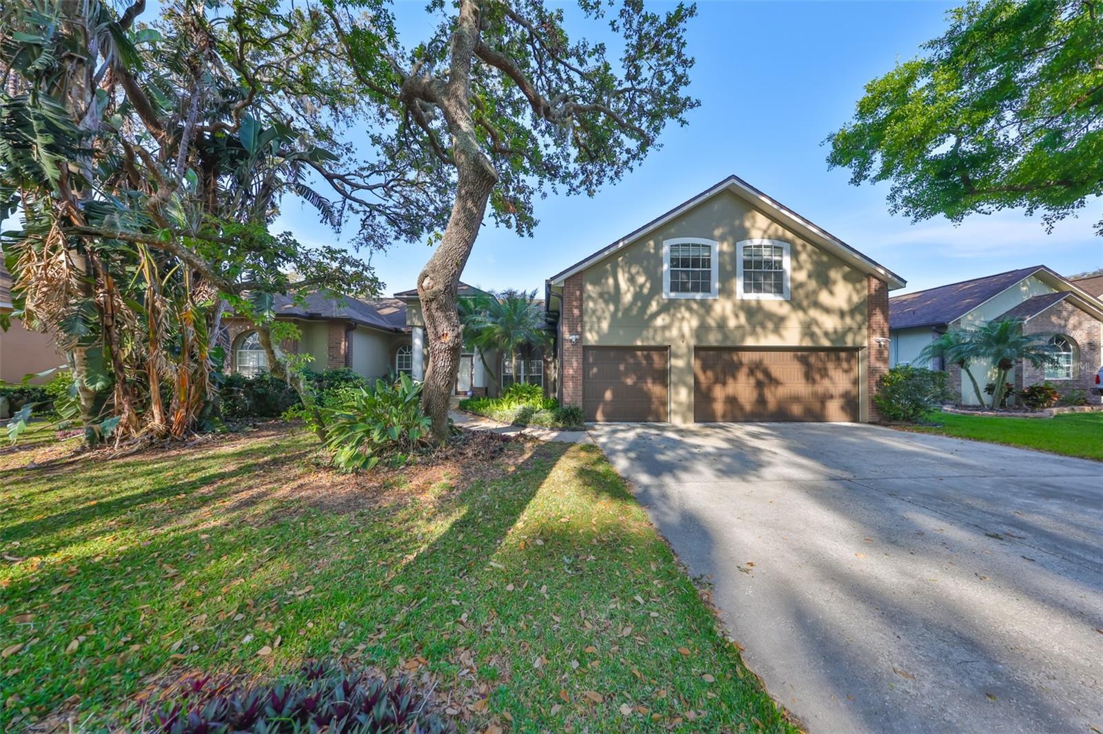Property Photo: 2561 Regal River Road FL 33596