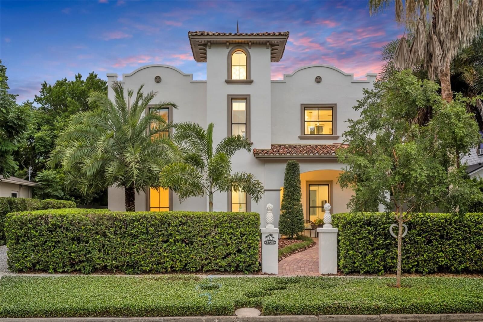 Property Photo:  2728 Eastern Parkway  FL 32789 