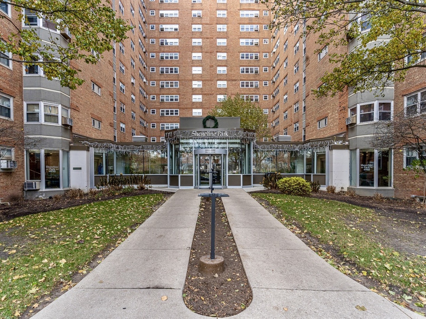 Property Photo:  4960 N Marine Drive 616  IL 60640 