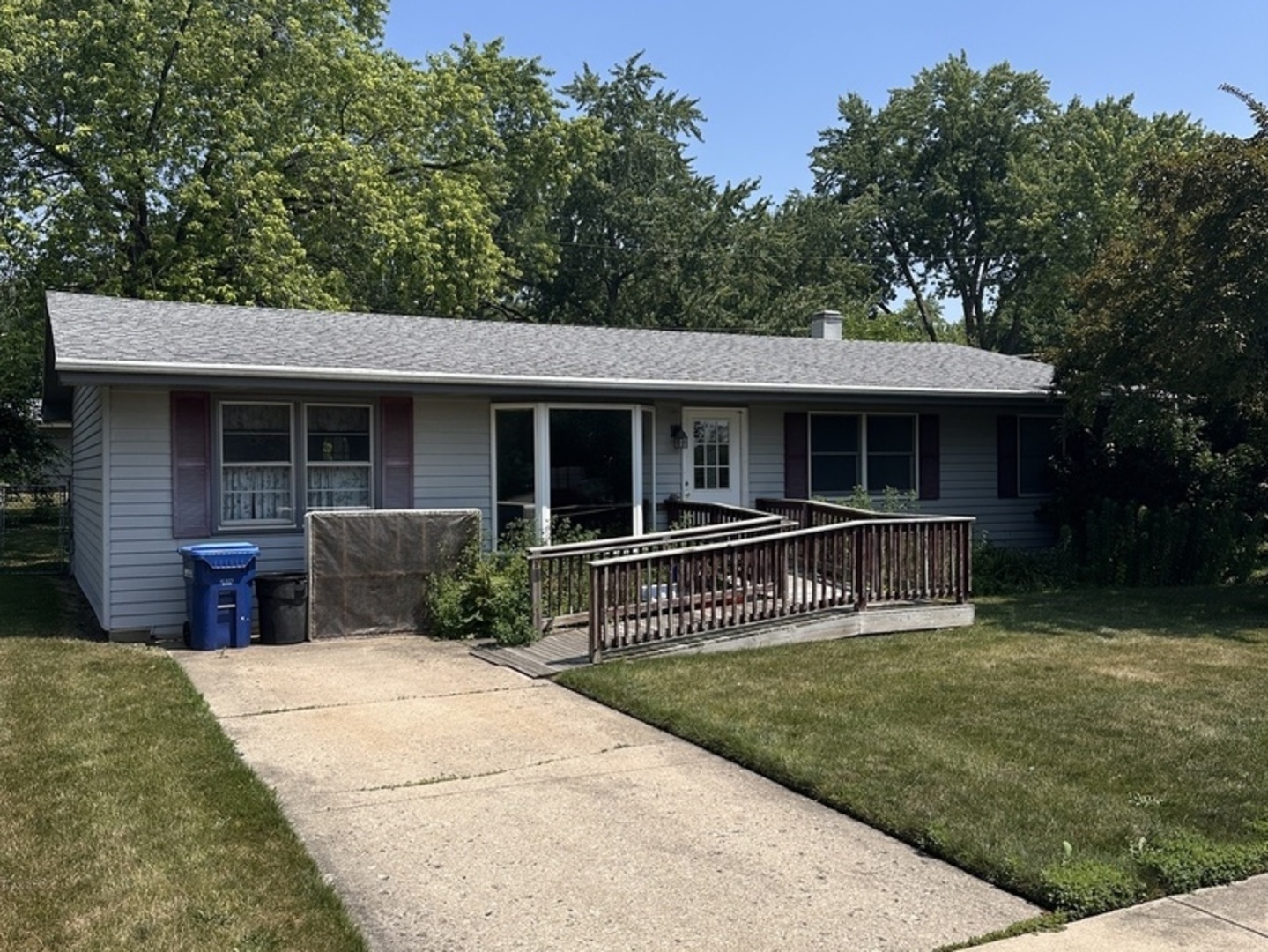 Property Photo: 1314 Moore Avenue IL 60174