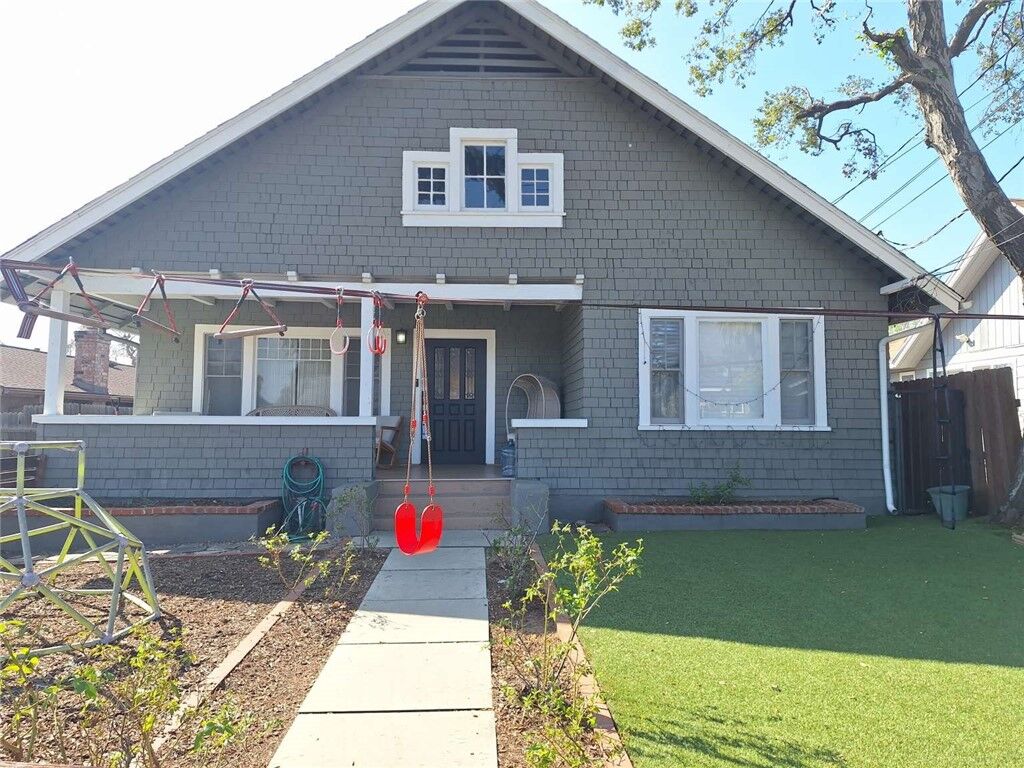 Property Photo: 2109 N Marengo Avenue CA 91001