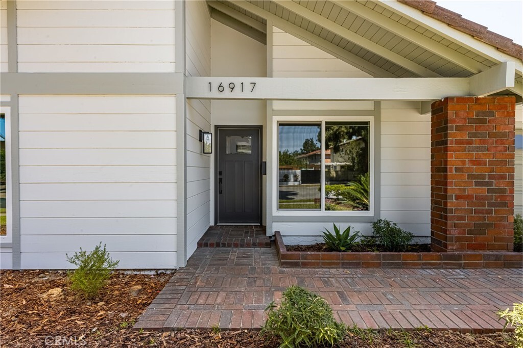 Property Photo: 16917 Eric Avenue CA 90703