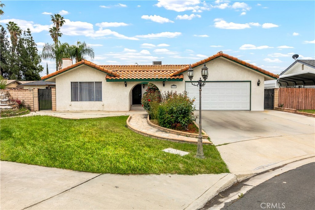 Property Photo: 42397 Santiago Drive CA 92544