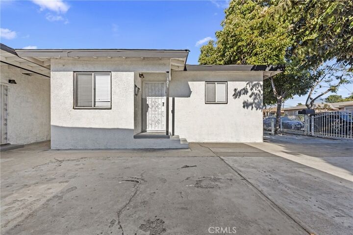 Property Photo:  107 E Johnson Street  CA 90220 