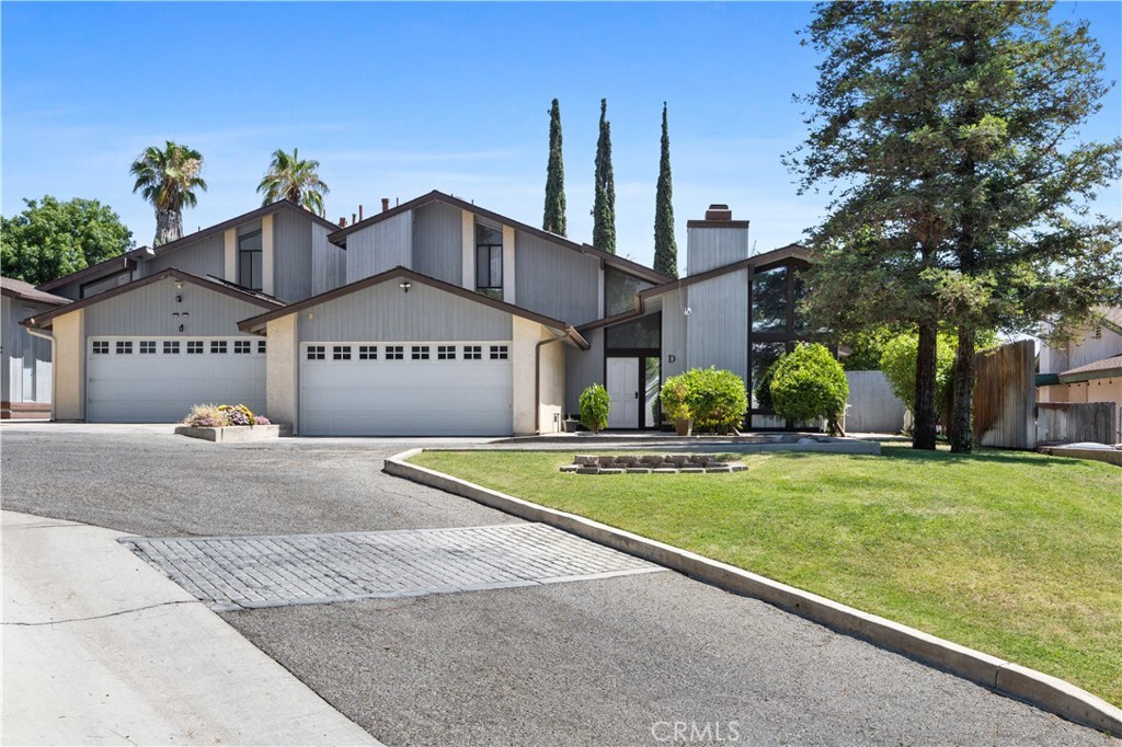 Property Photo: 3319 Maywood Drive 1 CA 93306