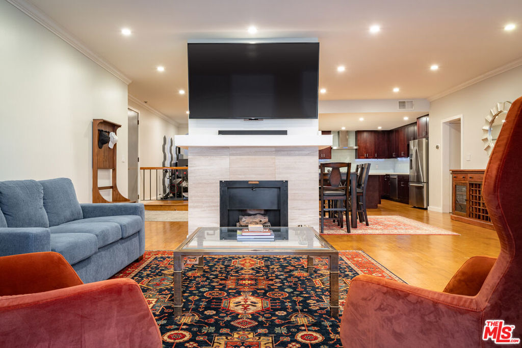 Property Photo: 1505 S Bentley Avenue 102 CA 90025