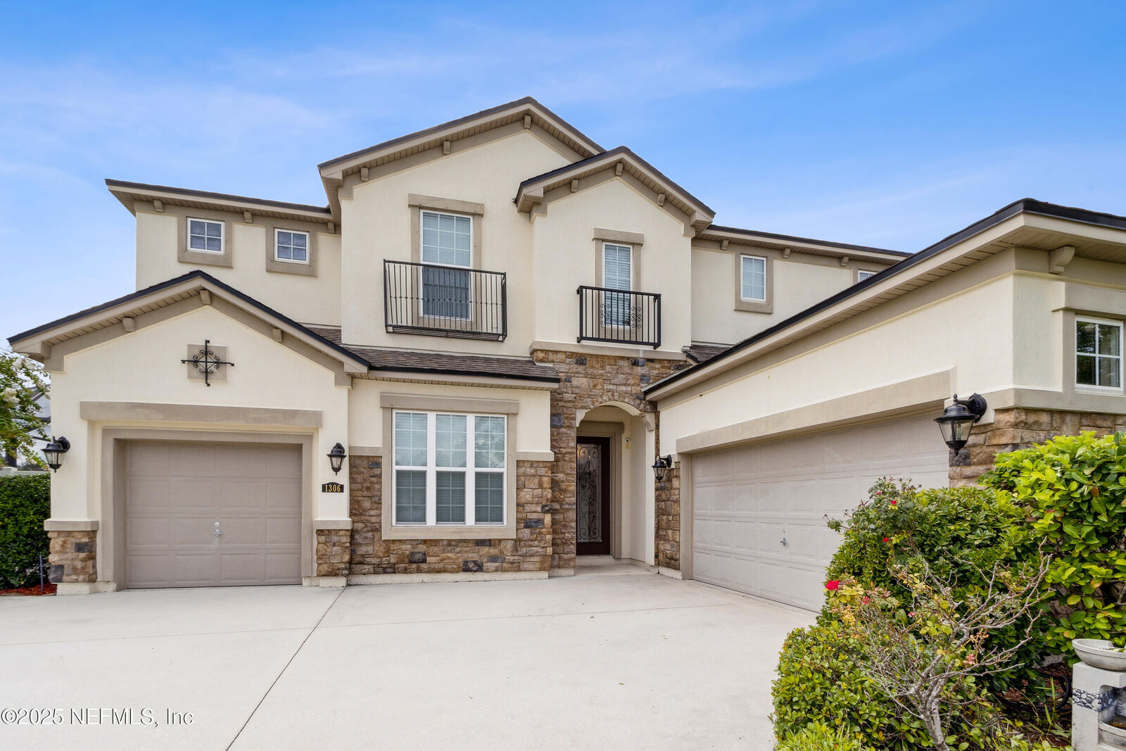 Property Photo:  1306 Warbler Way  FL 32068 