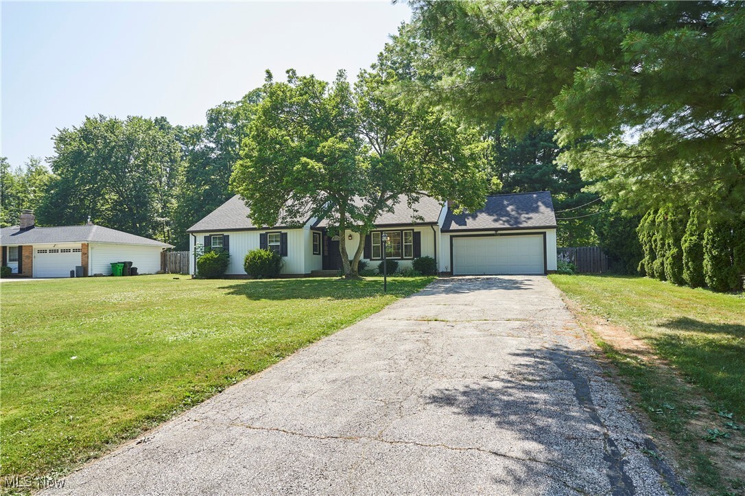 Property Photo: 726 Robley Lane OH 44040