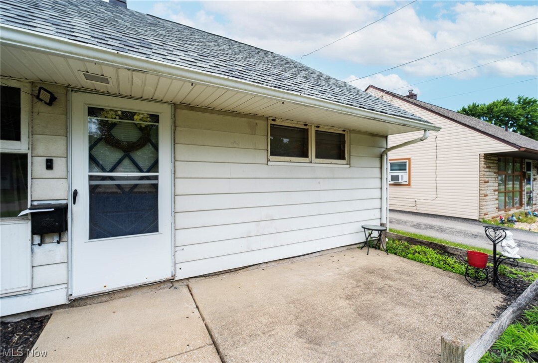 Property Photo: 162 N Beverly Avenue OH 44515