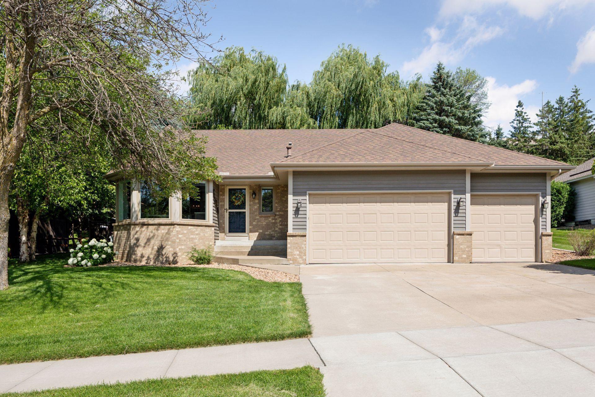 Property Photo: 6746 Timber Crest Drive MN 55311