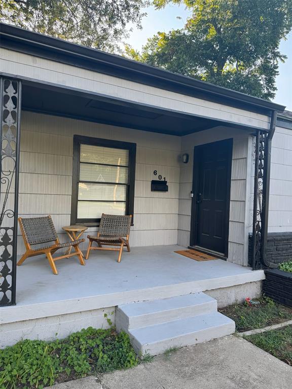 Property Photo: 601 Harrisdale Avenue TX 76114