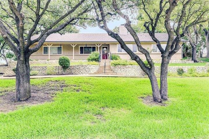 Property Photo:  1831 Waterwood Drive  TX 76012 
