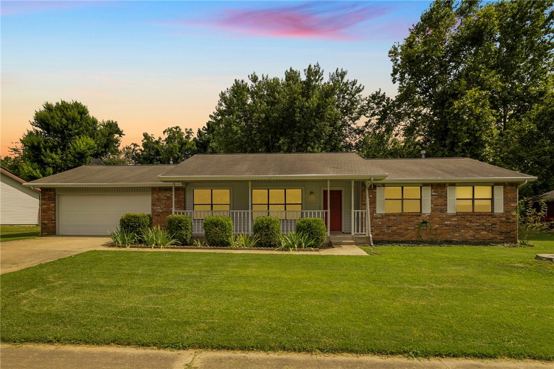 811 Maple Street  Prairie Grove AR 72753 photo