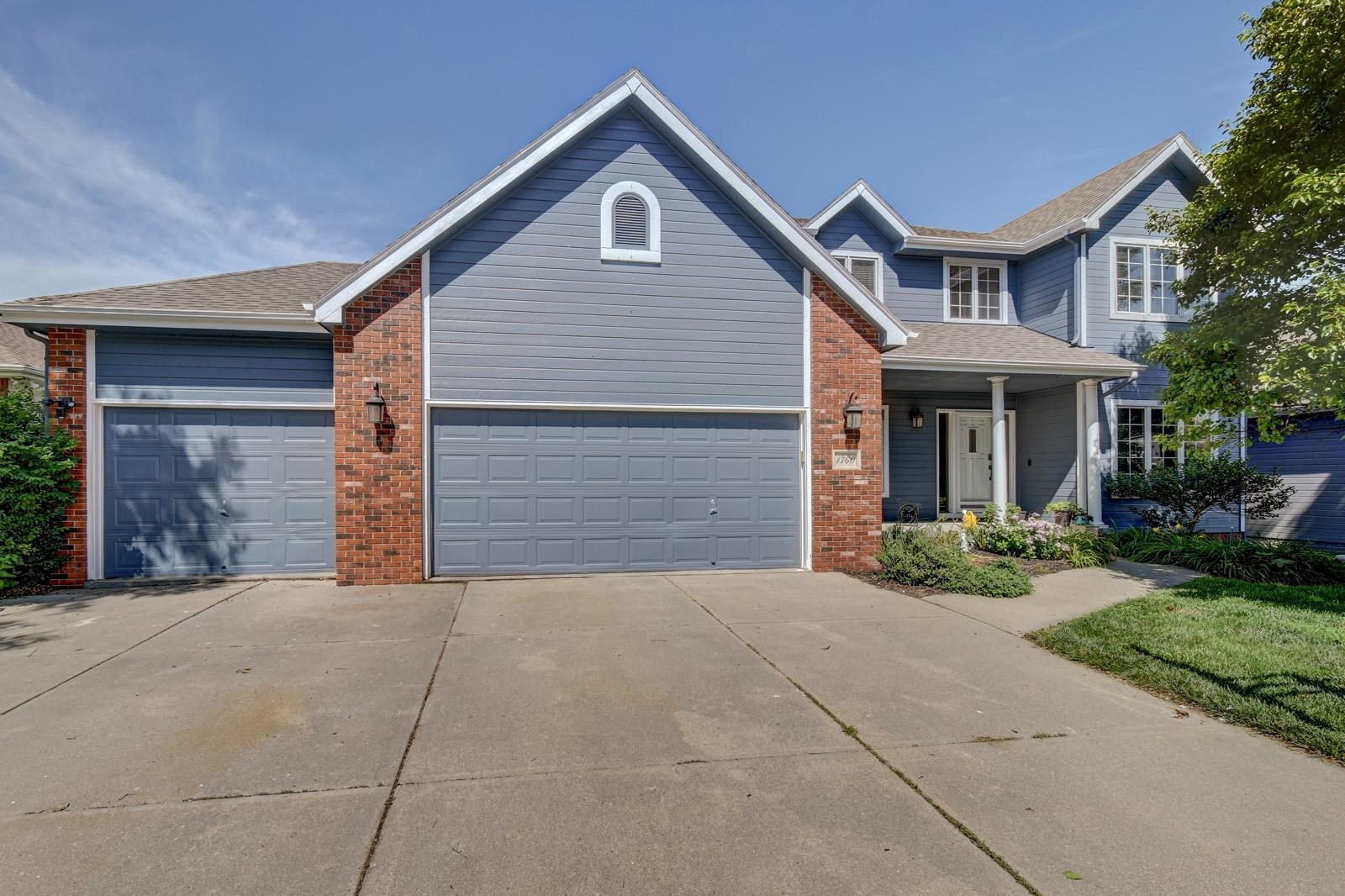 Property Photo: 1760 N 174th Street NE 68118