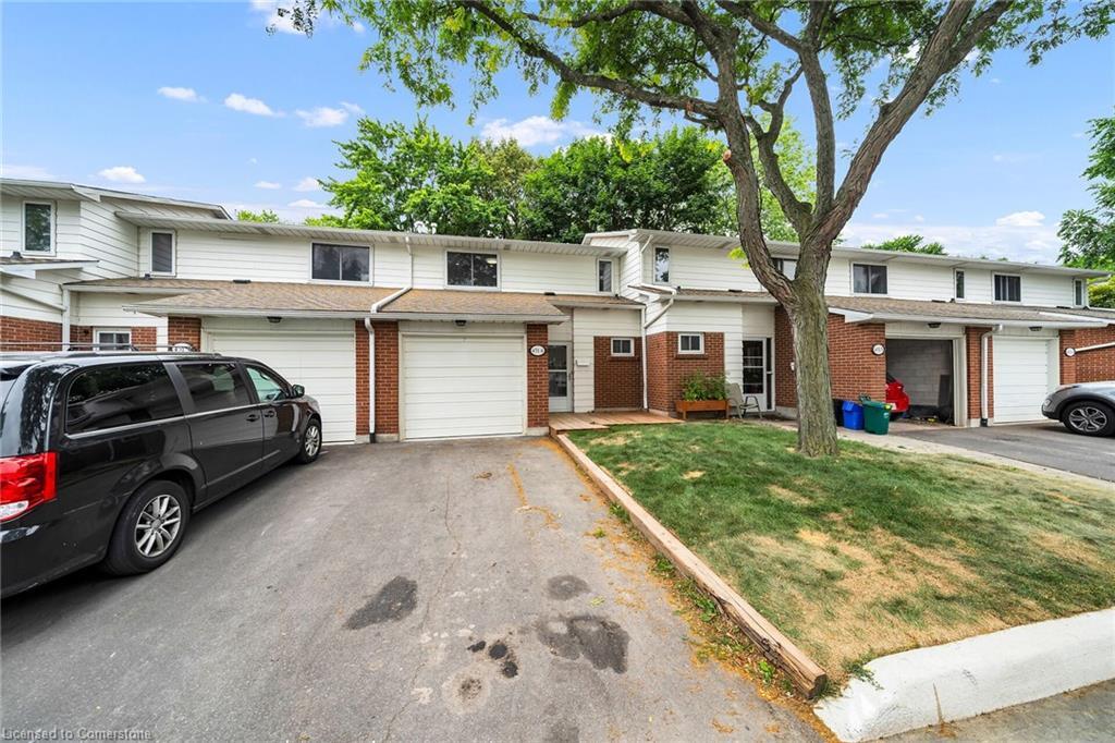 Property Photo: 451 Woodview Road 4 ON L7N 2Z9