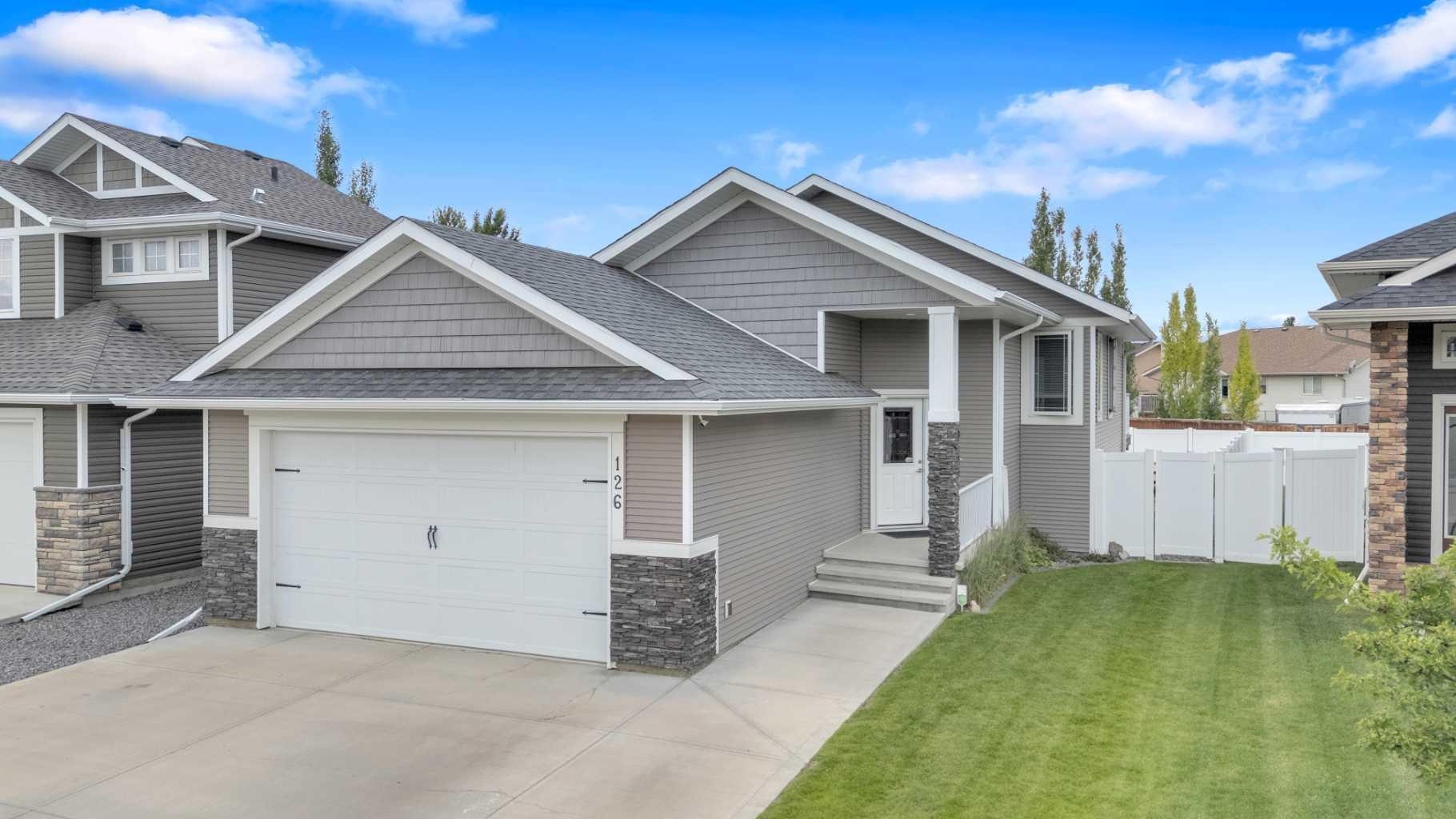 126 Lalor Drive  Red Deer AB T4R 3L9 photo