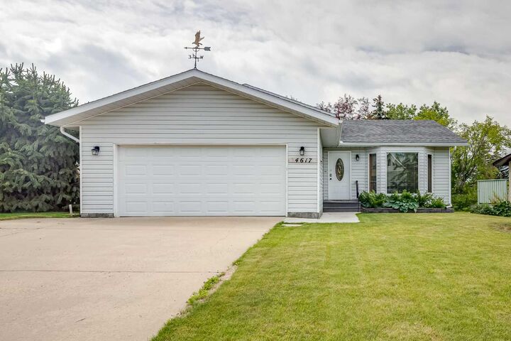 Property Photo:  4617 53 Street  AB T0C 2J0 