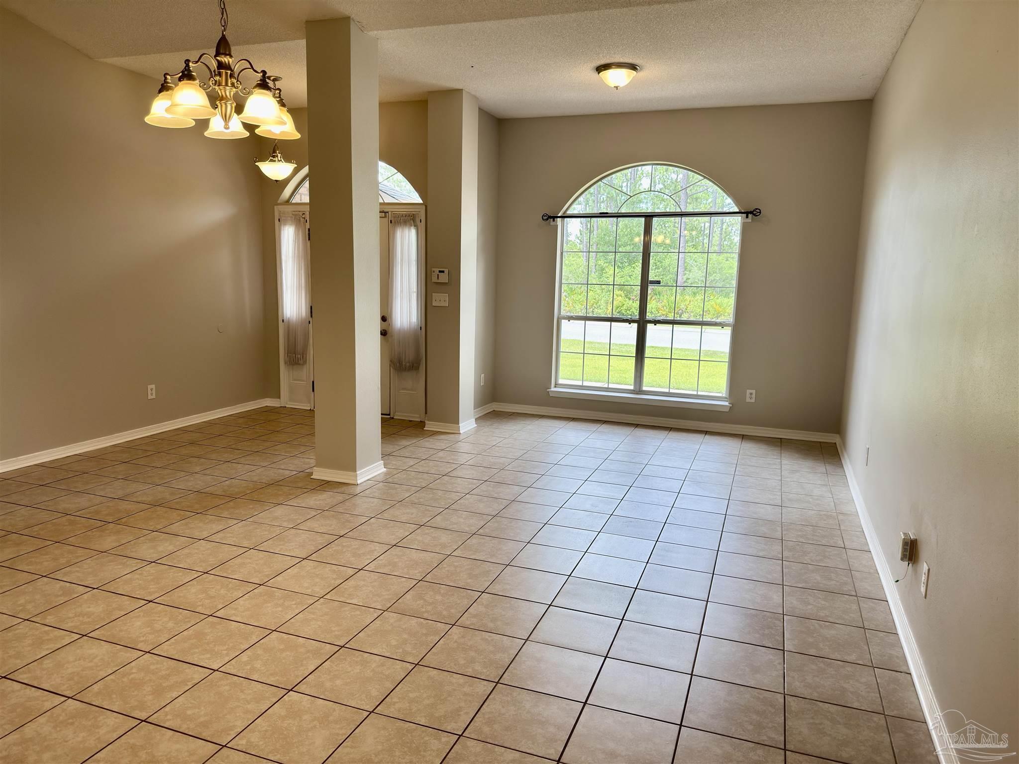 Property Photo: 11502 Aruba Dr FL 32506