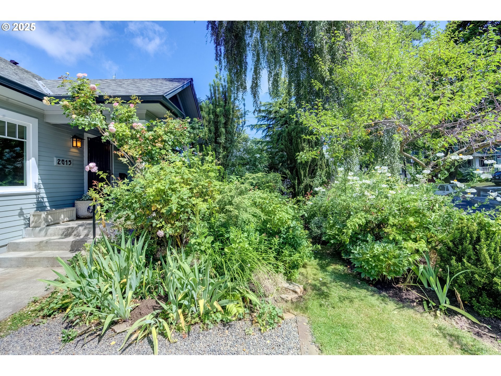 Property Photo: 2615 NE 42nd Ave OR 97213