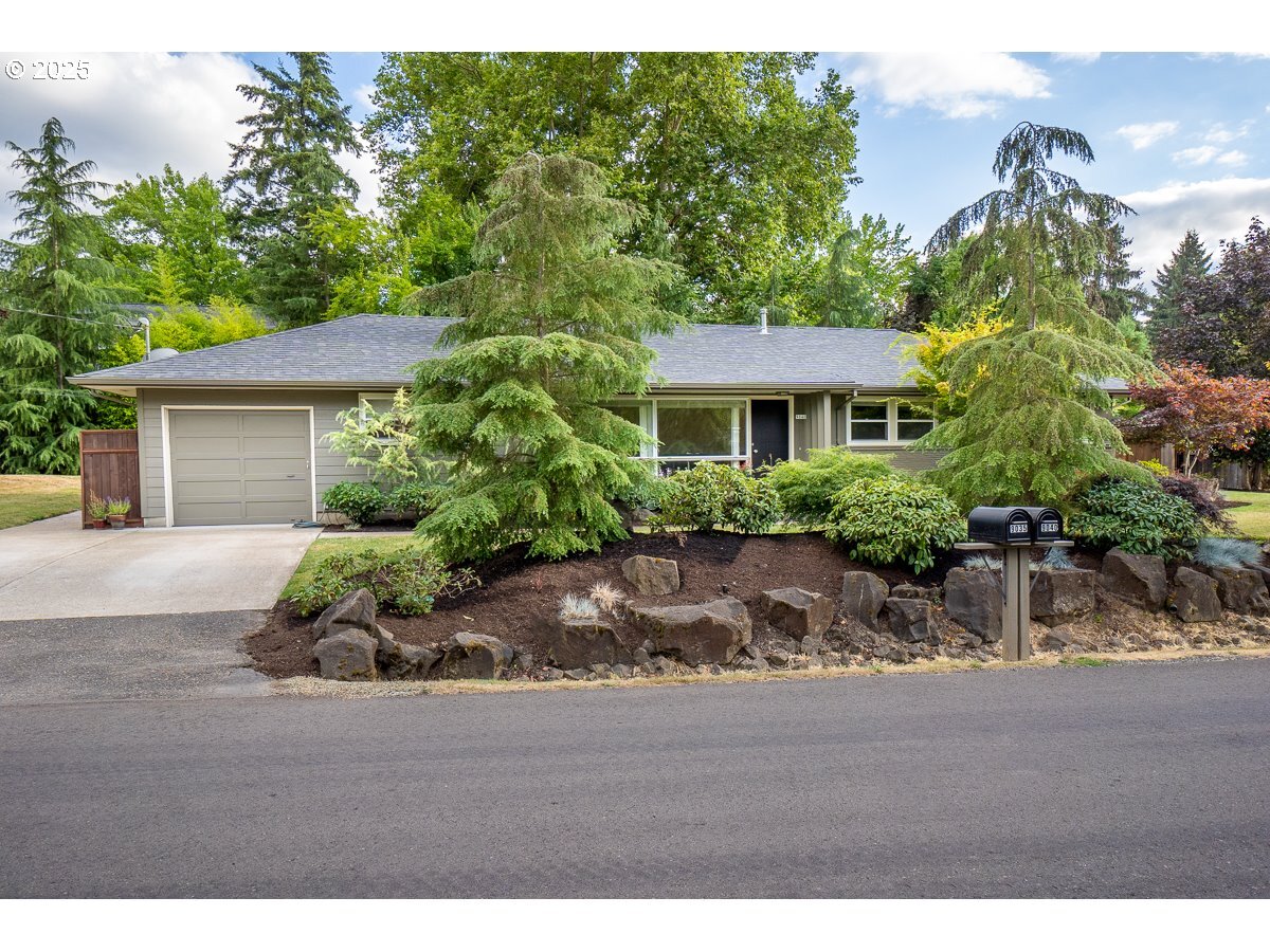 Property Photo: 9040 SW Rambler Ln OR 97223