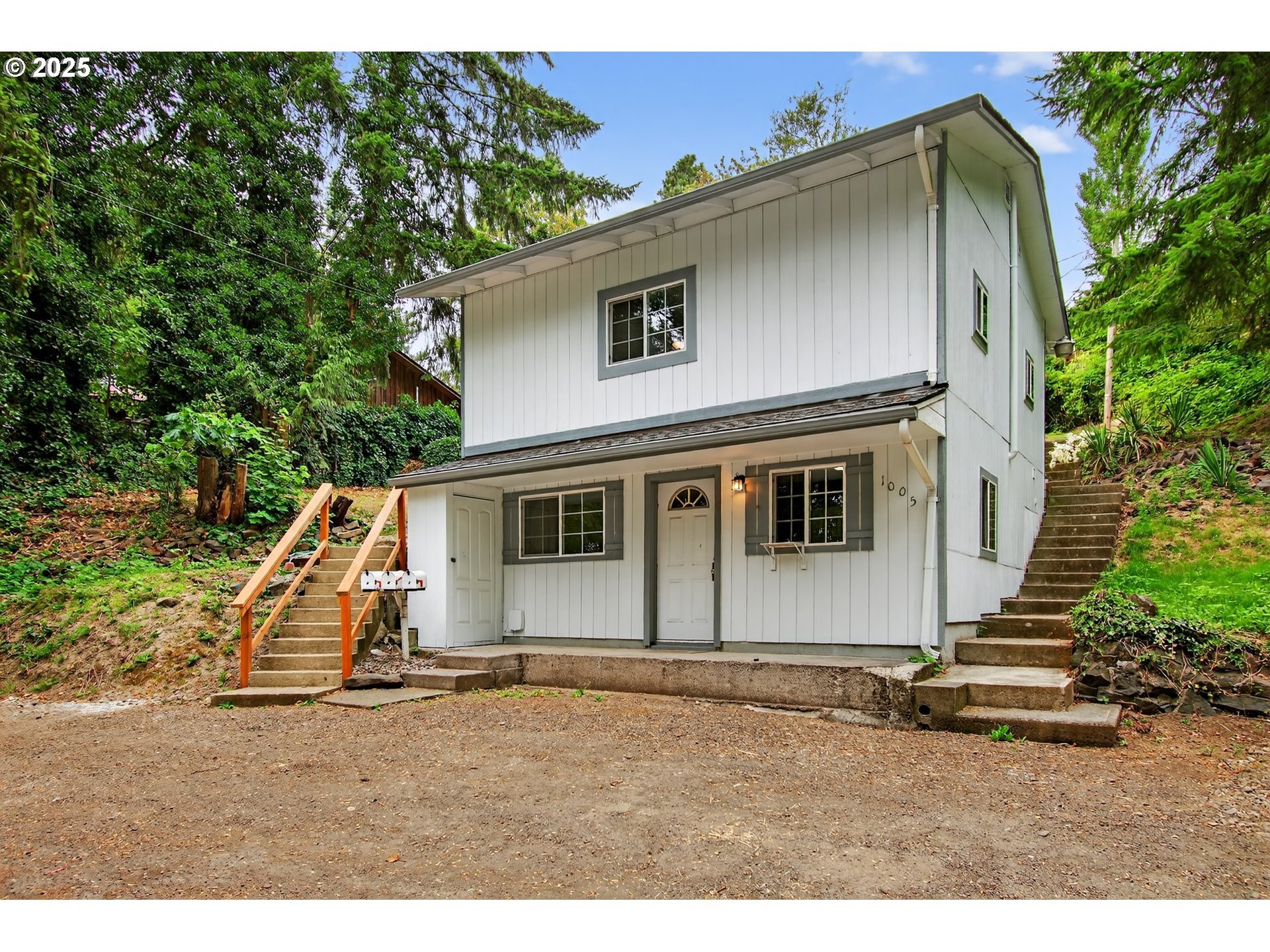 Property Photo:  1005 Allen Dr  WA 98626 