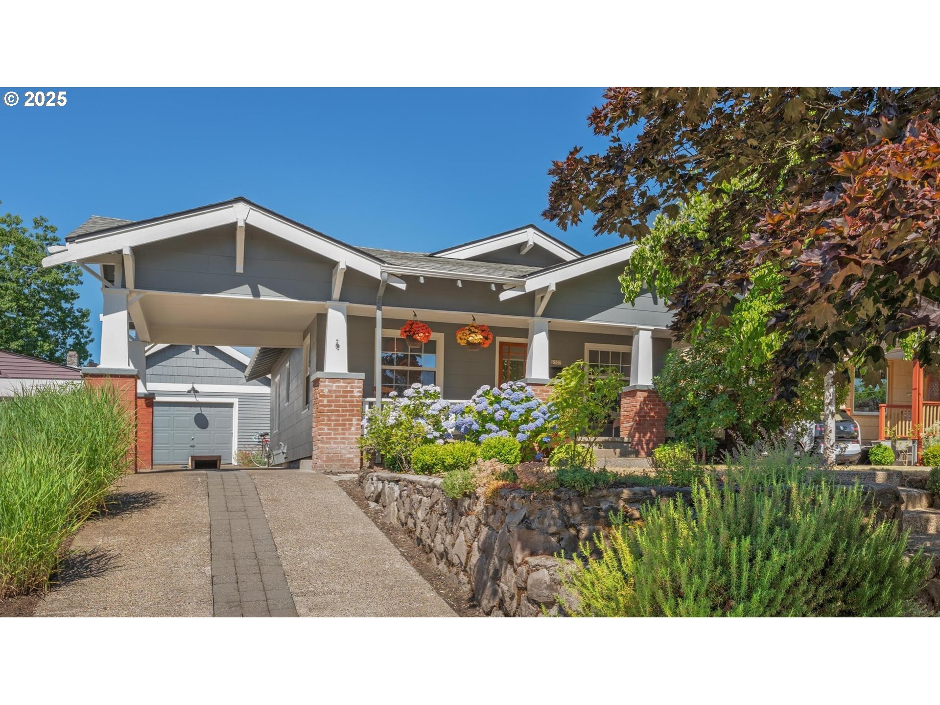Property Photo: 6707 N Mississippi Ave OR 97217